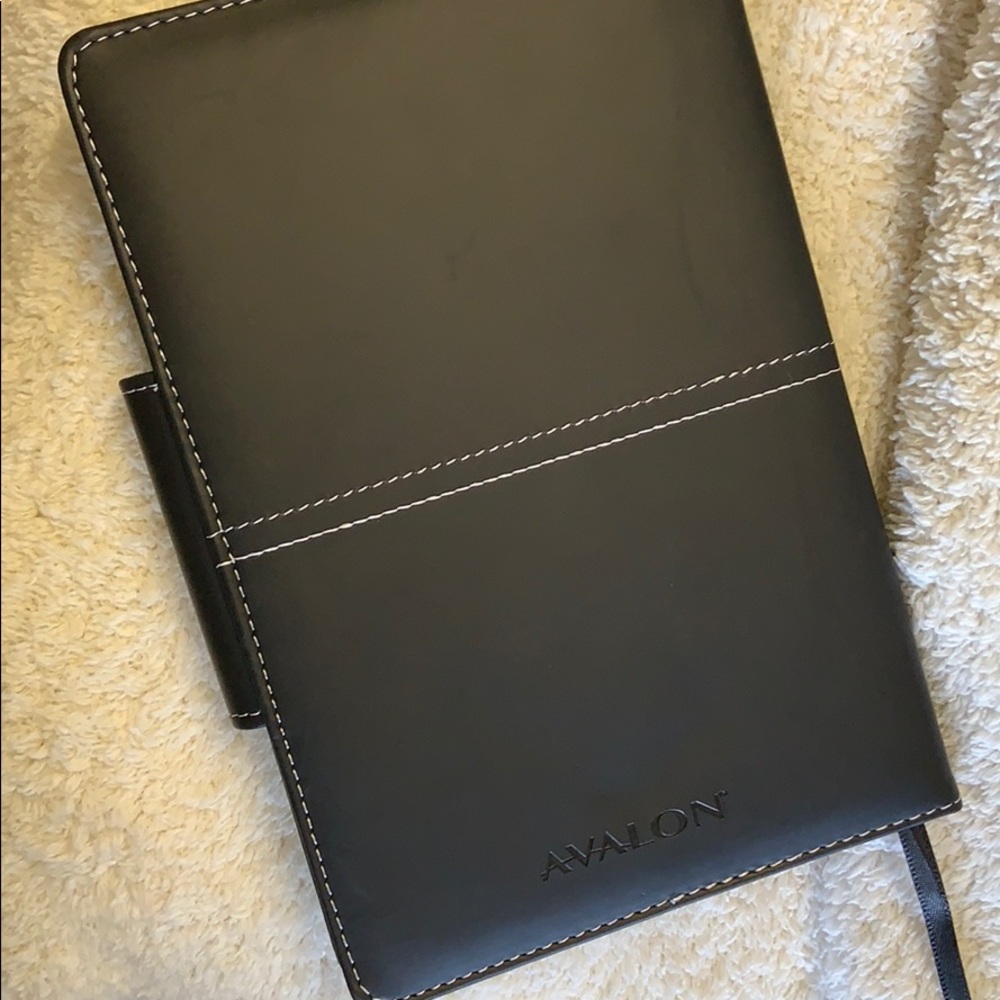 Brand New Avalon 2020 Planner Magnetic Closure - Picture 6 of 8